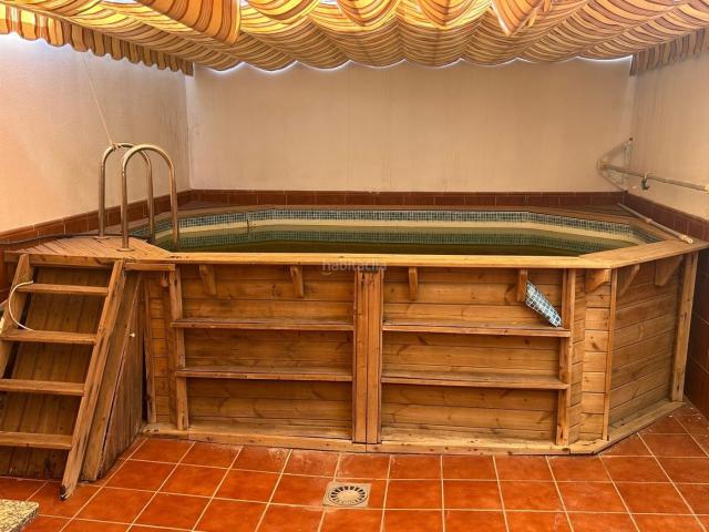 Casa en venta en Córdoba, Poniente Norte Miralbaida Parque Azahara. Casa adosada con piscina en San Rafael de la Albaida. Casas.
