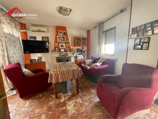 Casa en venta en Córdoba, Villarrubia. CASA DE 220 m2 EN VILLARRUBIA 6 DORMITORIOS Y 4 BAÑOS DOS PATIOS PRIVADOS, CHIMENEA Y GRAN AZOTEA A 8 MINUTOS DE CÓRDOBA. Casas.