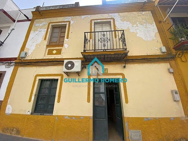 Casa en venta en Coria del Río. Casa De Pueblo a Reformar. Casas Coria del.