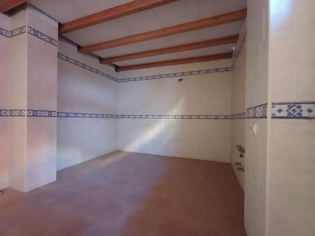 Casa en venta en Coria del Río. En venta fantástica vivienda de varias plantas y salida a dos calles en Coria del Río. Casas Coria del.