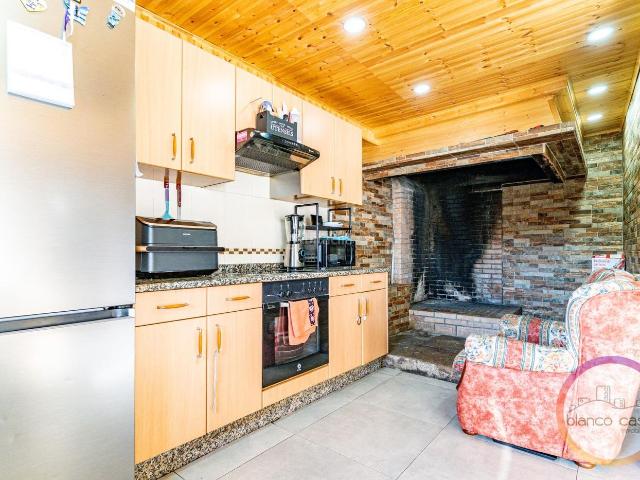 Casa en venta en Coristanco. CASA ALPENDRE TERRENO por SOLO 106.990 a 6,3km de Coristanco LISTA PARA ENTRAR A VIVIR!. Casas.