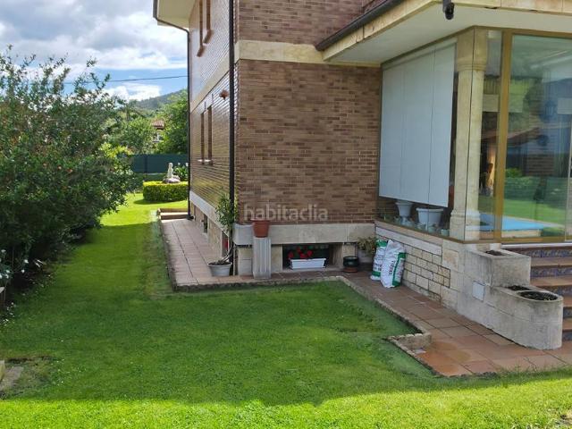 Casa en venta en Corrales de Buelna Los. casa independiente con piscina. Casas Corrales de Buelna.