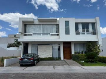 CASA EN VENTA EN CORREGIDORA, QRO