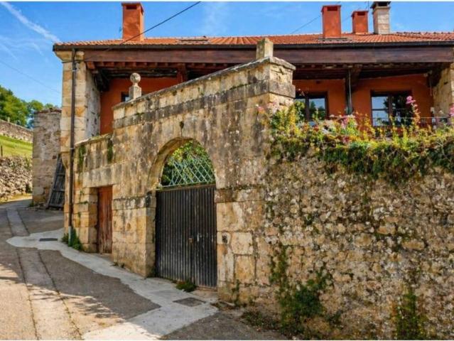 Casa en Venta en Corvera de Toranzo