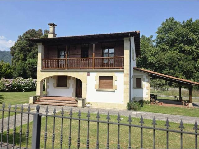 Casa en Venta en Corvera de Toranzo