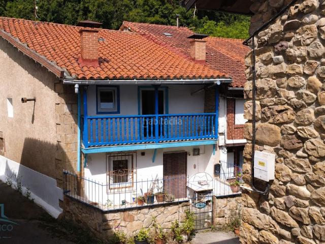 Casa en venta en Corvera de Toranzo. Casas Corvera de.