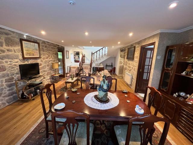 Casa en venta en Cotobade. Casa con Terreno en Venta en Tenorio, Pontevedra. Descubre esta fantástica casa lista para entrar a vivir! Ubicada en un entorno t. Casas.