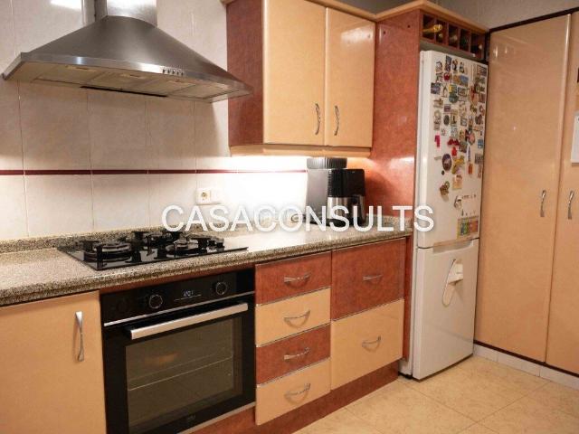 Casa en venta en Coves de Vinromà les. nw927 PISO CON MUCHA LUZ NATURAL EN EL CENTRO DEL PUEBLO. Casas Coves de Vinromà.