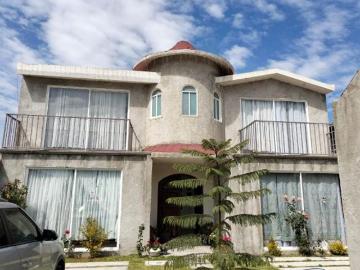 Casa En Venta En Coyotepec, Edo Méx, 3 Rec, 4 Autos, 3.5 Baños, Ideal Para Fines De Semana O Descans