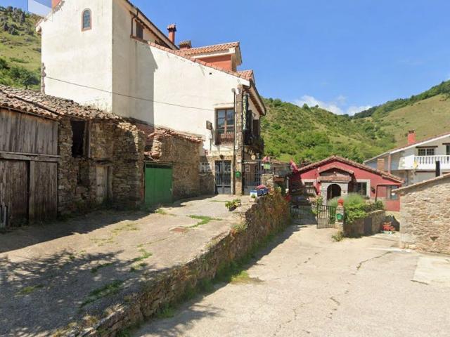 Casa en venta en Crémenes. Casa. Casas.