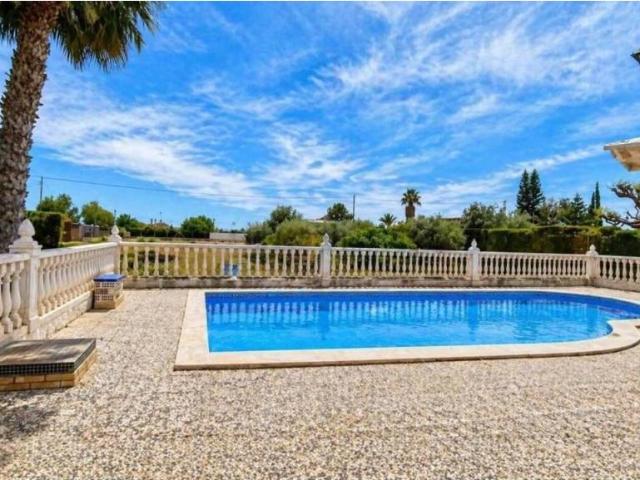 Casa en Venta en Crevillent