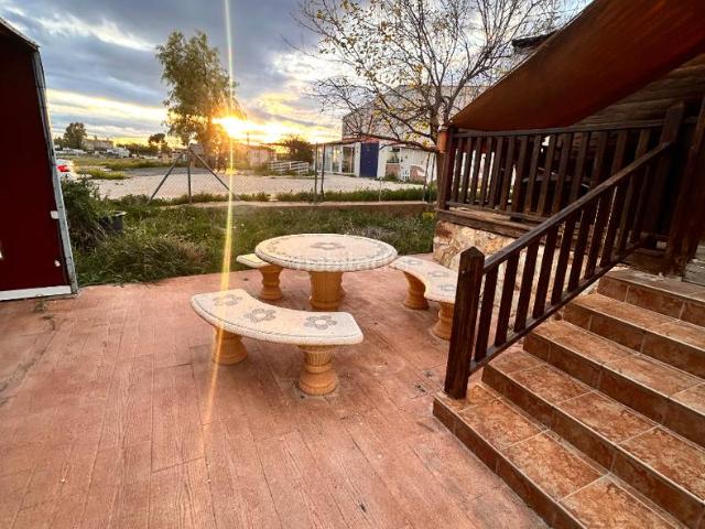 Casa en venta en Crevillente. Casa de Madera Impecable con 2.000 m² de Parcela en Partida del Boch Crevillente Elche. Casas.