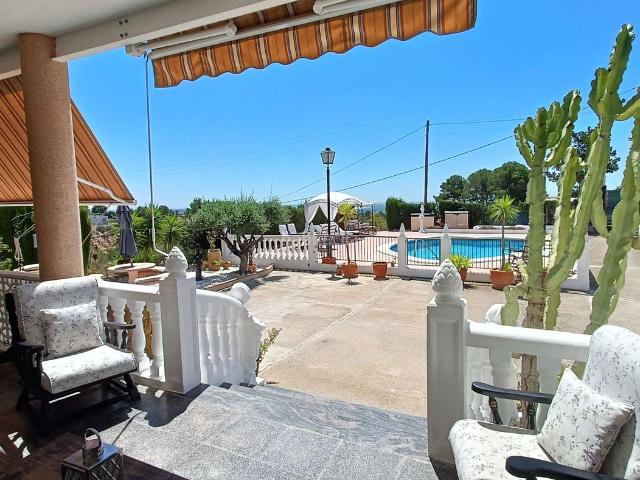 Casa en venta en Crevillente. Casas.