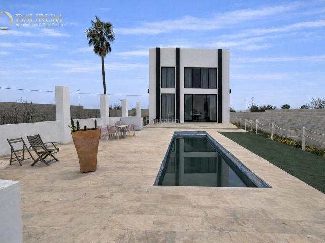 Casa en venta en Crevillente. ESTUPENDA CASA DE 4 DORMITORIOS EN CREVILLENTE. Casas.