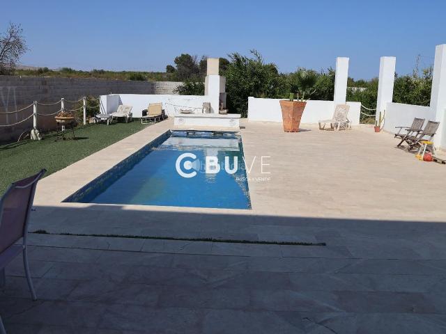 Casa en venta en Crevillente. Se vende casa moderna en Crevillent. Casas.