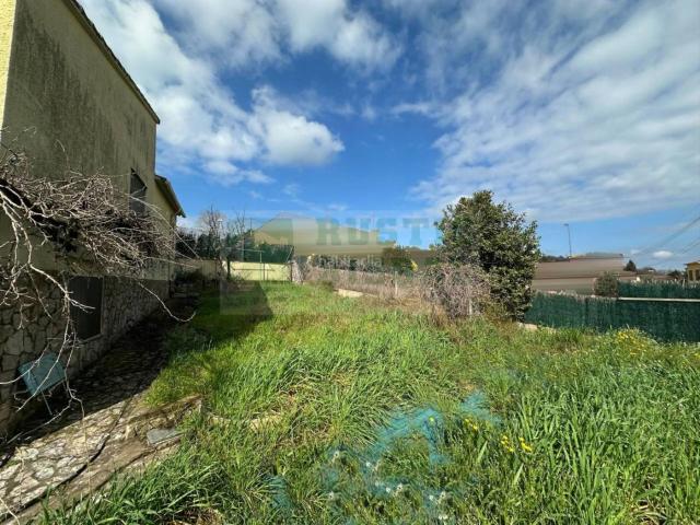 Casa en venta en Cruïlles, Monells i Sant Sadurní de l´Heura. Casa a cuatro vientos en venta en Cruïlles, Baix Empordà con amplio jardín y garaje. Casas Cruïlles, Monells i Sant Sadurní de.