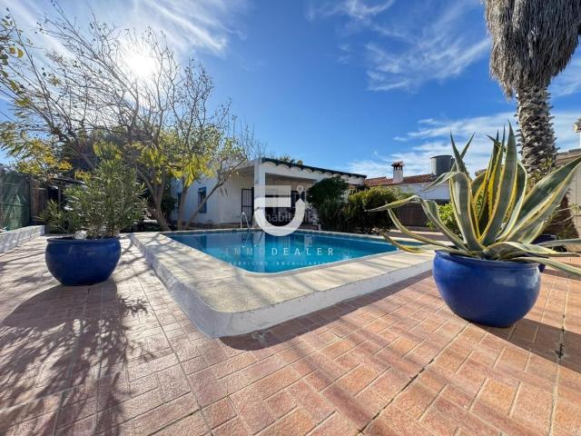 Casa en venta en Daimús. Casa independiente en Daimus Valencia. Casas.