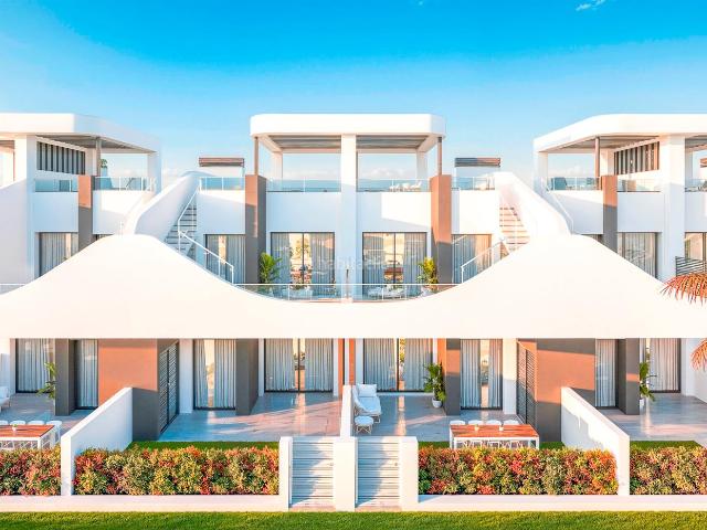 Casa en venta en Daya Vieja. BUNGALOW PLANTA ALTA con 3 dormitorios y PISCINA comunitaria en SAN FULGENCIOVIVIENDA REFMH005NDESPECIFICACIONES3 dormitorios y 2. Casas Daya.
