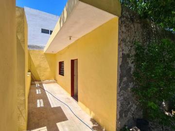 Casa en venta en de una planta en Izamal a 2 esquinas del centro