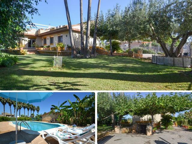 Casa en venta en Deltebre Costa Dorada. Casa en Deltebre de 1.200m de terreno, con piscina cerca del río Ebro. Casas.