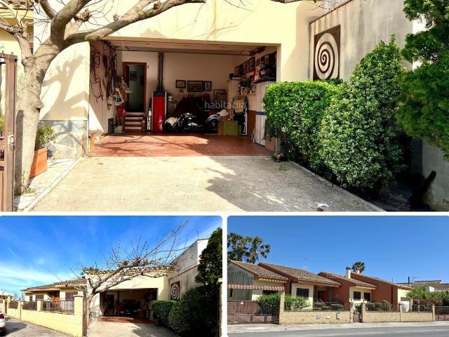 Casa en venta en Deltebre Costa Dorada. GRAN CASA EN EL CORAZÓN DEL DELTA CON JARDIN Y JACUZZI. Casas.