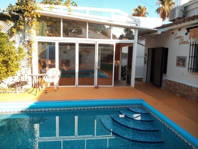 Casa en venta en Dénia, El Montgó. Villa con piscina y vistas al mar en Denia. Casas.