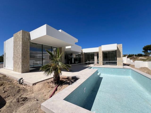 Casa en venta en Dénia, El Montgó. Villa moderna en venta en Dénia lista para entrar a vivir. Casas.