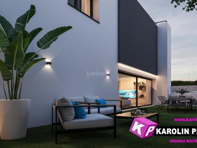 Casa en venta en Dénia, El Montgó. Bienvenidos a Dénia y a estas casas pareadas de nueva construcción. Una de las viviendas estará terminada en febrero de 2024 y. Casas.
