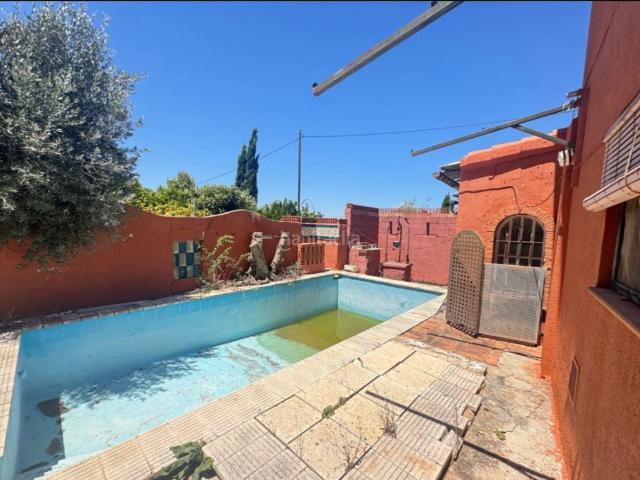 Casa en venta en Dénia, El Montgó. Chalet independiente con gran parcela. Casas.
