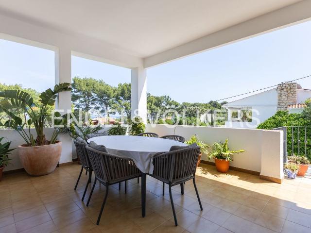 Casa en venta en Dénia, Las Rotas Les Rotes. Villa exclusiva con gran privacidad y parcela única junto al Parque Natural del Montgó, a 500m del mar en Las Rotas. Casas.