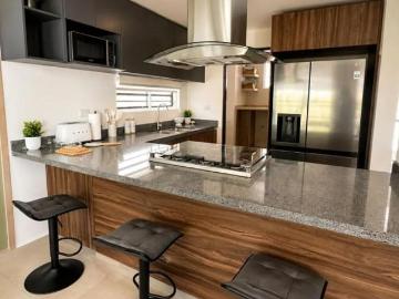 Casa en venta en Dominio Cumbres García, con alberca y área de juegos