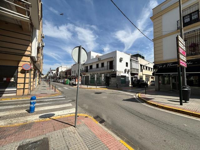 Casa en venta en Dos Hermanas, Centro Doña Mercedes. CASA A REFORMAR EN PLENO CENTRO AVENIDA ANDALUCIA. Casas Dos.
