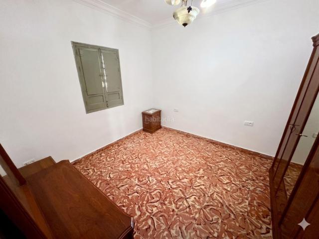 Casa en venta en Dos Hermanas, Centro Doña Mercedes. Casa de planta baja con nave garaje y gran huerto. Casas Dos.