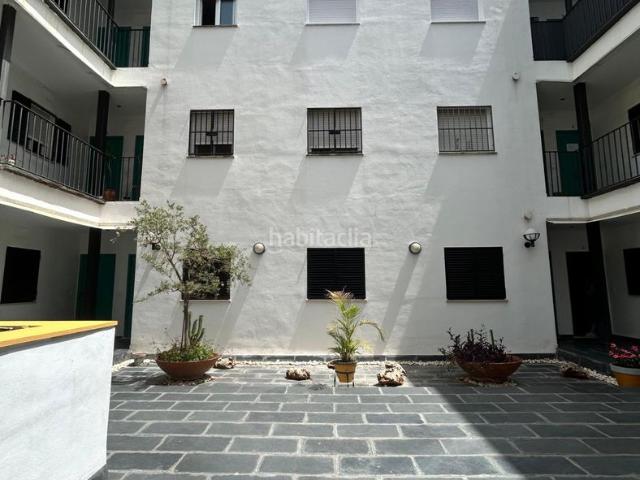 Casa en venta en Dos Hermanas, Centro Doña Mercedes. Piso en venta en el centro de Dos Hermanas con plaza de garaje y trastero. Casas Dos.