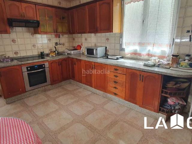 Casa en venta en Dos Hermanas, El Arenal La Pólvora. Amplia casa de esquina con patio, cochera, terraza y grandes estancias en Julio Carrasco. Casas Dos.