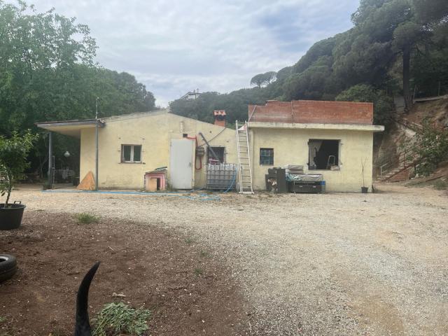 Casa en venta en Dosrius, Can Massuet del Far. CASA OCUPADA ILEGALMENTE CON PROCESO DE JUDICIAL ABANZADO. Casas.