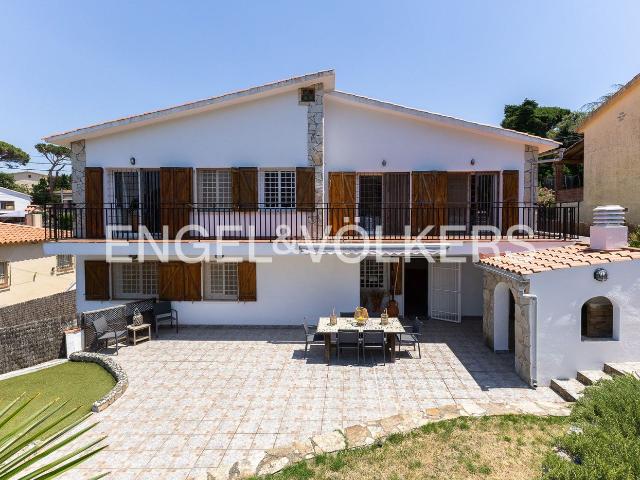 Casa en venta en Dosrius, Can Massuet del Far. Casa para dos familias en Dosrius. Casas.