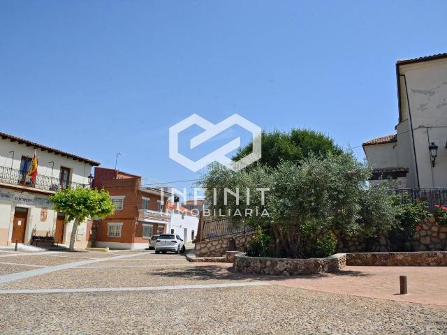 Casa en venta en Driebes. LA CASA QUE, CON UNA ACTUALIZACIÓN, SERÁ LA ENVIDIA DEL PUEBLO. Casas.