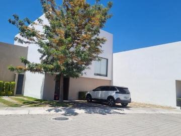 Casa en VENTA en exclusiva privada en Cumbres del Lago