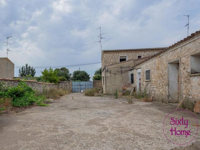 Casa en venta en Ejea de los Caballeros. Casa independiente en el barrio de Santa Anastasia Ejea de los Caballeros. Casas Ejea de los.