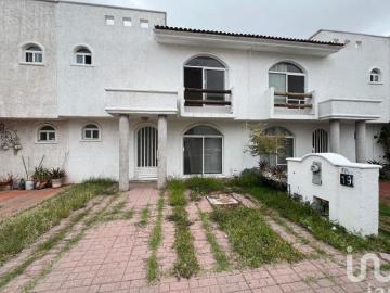 Casa en venta en Ejido Modelo Querétaro Fraccionamiento Villa Jardín