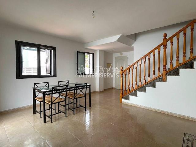 Casa en venta en Ejido El, Almerimar. Amplia casa de 4 dormitorios con piscina privada en Almerimar. Casas Ejido.