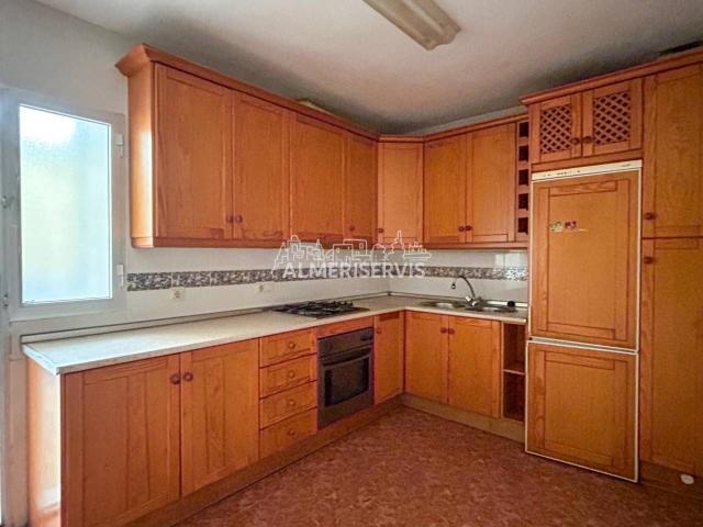 Casa en venta en Ejido El, Ejido Sur. Casa de 3 dormitorios con garaje y dos terrazas en El Ejido. Casas Ejido.