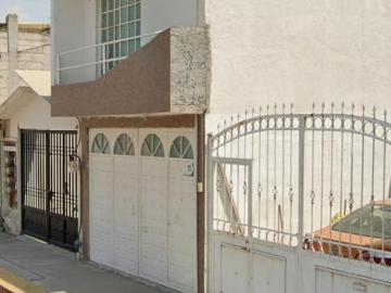 Casa en venta en El Bosque, Tultepec