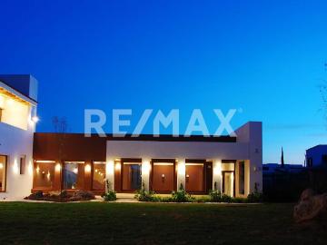 CASA EN VENTA EN EL CAMPANARIO