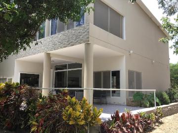 Casa en venta en El Carmen a $340,000
