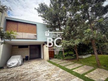 Casa en Venta en el coto Alcazar Oriente sobre Juan Palomar y Arias