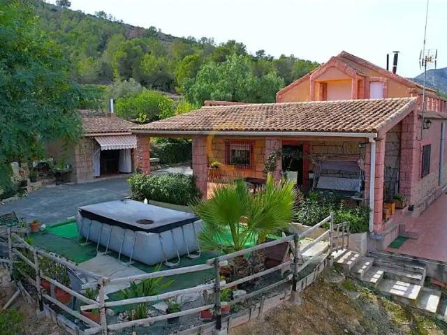 Casa en Venta en El Fondó de les Neus Hondón de las Nieves