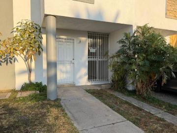 CASA EN VENTA EN EL FORTIN MARIANO OTERO, MISION LA FLORESTA
