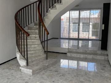 CASA EN VENTA EN EL FRACC VIRGINIA
